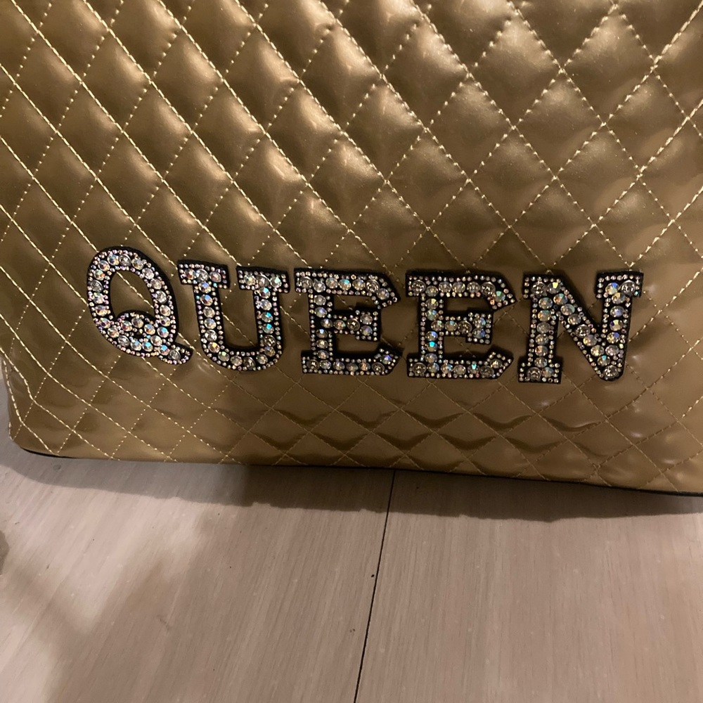 Nice size bag two parts fashionable